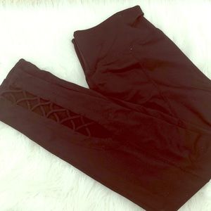 NEW!! Yoga pants With cut out lower legs 😊